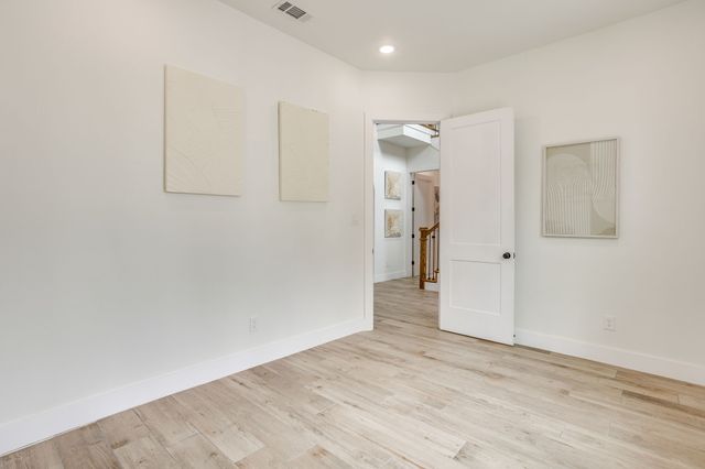 301 Paint Pony Trail N, Fort Worth, TX 76108