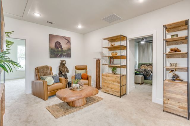 301 Paint Pony Trail N, Fort Worth, TX 76108