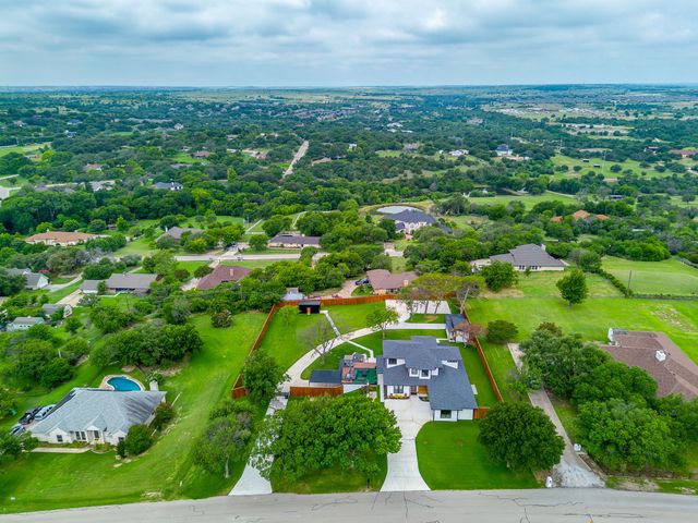 301 Paint Pony Trail N, Fort Worth, TX 76108