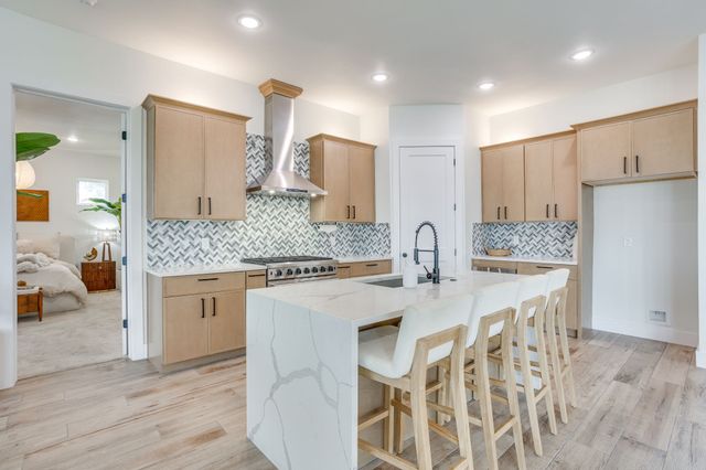 301 Paint Pony Trail N, Fort Worth, TX 76108
