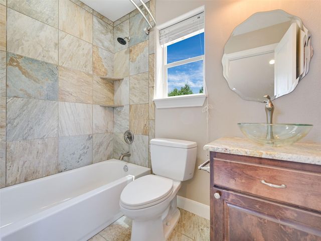 167 Manawianui DR, Bastrop, TX 78602