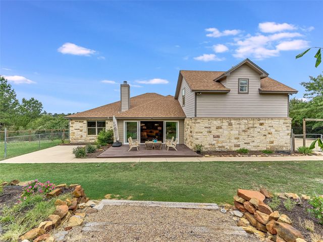 167 Manawianui DR, Bastrop, TX 78602
