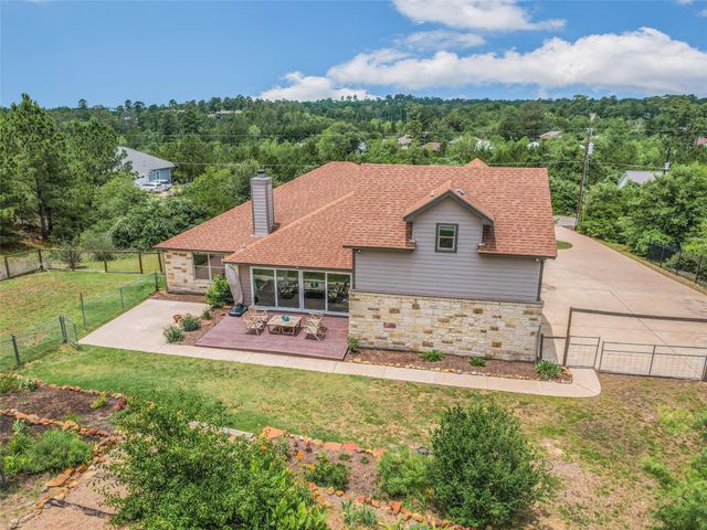 167 Manawianui DR, Bastrop, TX 78602