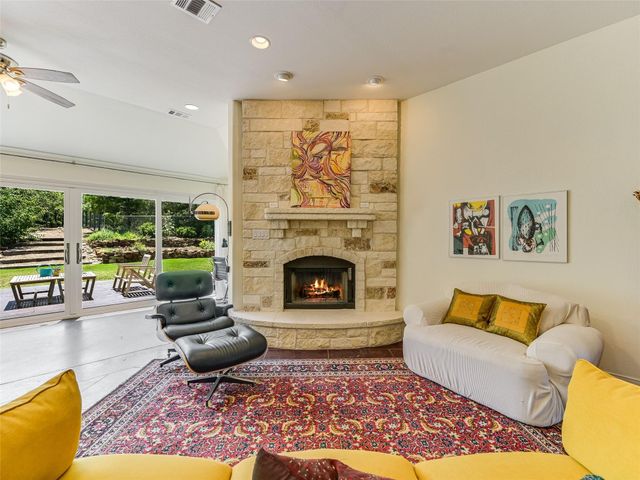 167 Manawianui DR, Bastrop, TX 78602