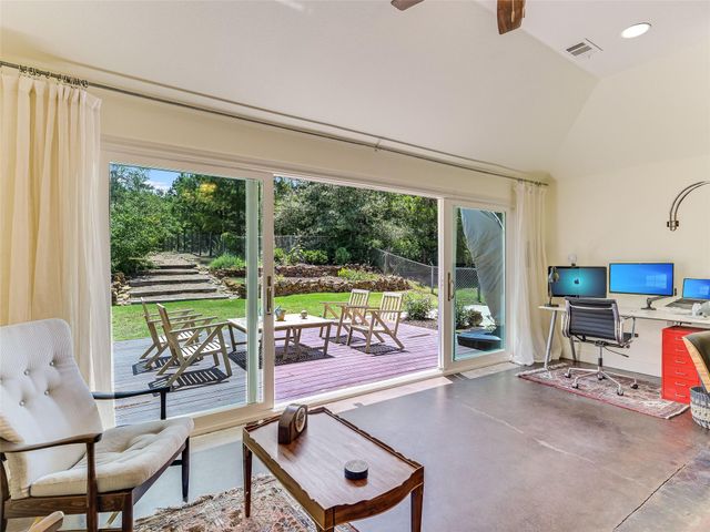 167 Manawianui DR, Bastrop, TX 78602
