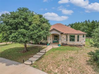 167 Manawianui DR, Bastrop, TX 78602
