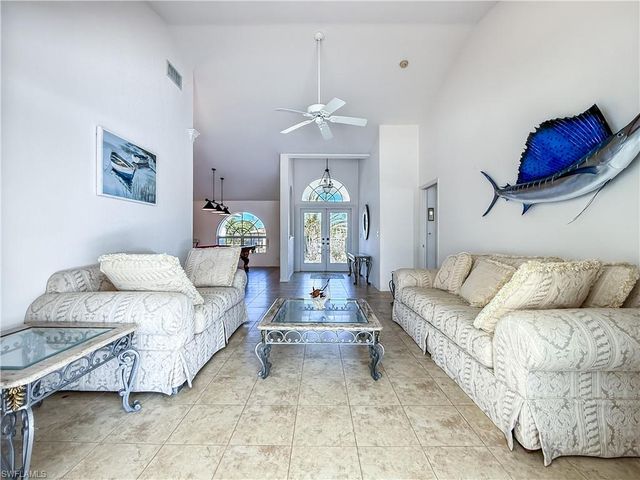 2030 SE 6th LN, Cape Coral, FL 33990