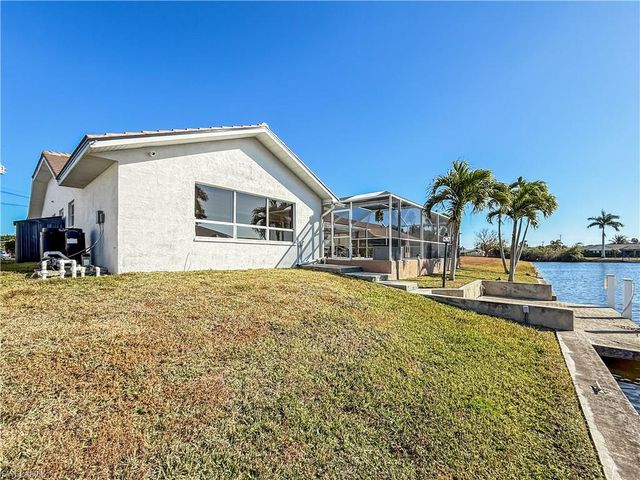 2030 SE 6th LN, Cape Coral, FL 33990