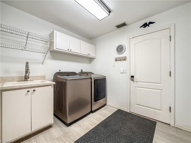 2030 SE 6th LN, Cape Coral, FL 33990