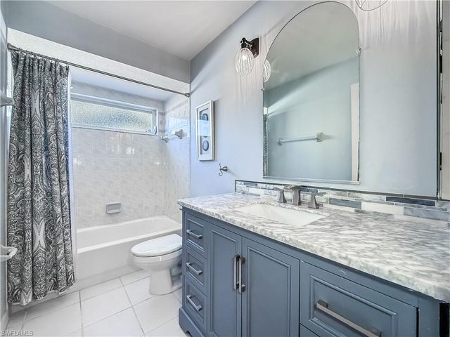 2030 SE 6th LN, Cape Coral, FL 33990