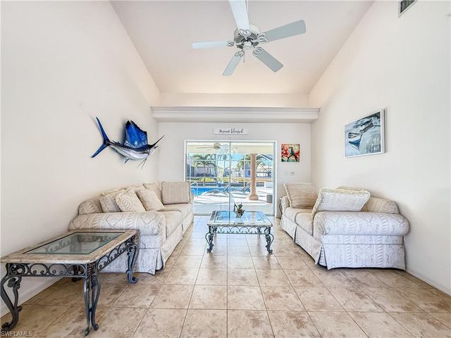 2030 SE 6th LN, Cape Coral, FL 33990