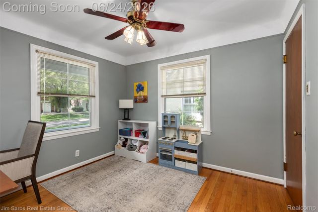 461 Allard Road, Grosse Pointe Farms, MI 48236