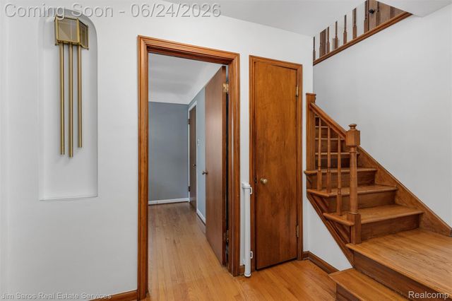 461 Allard Road, Grosse Pointe Farms, MI 48236