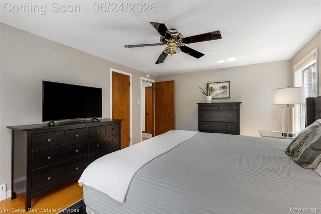 461 Allard Road, Grosse Pointe Farms, MI 48236