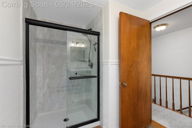 461 Allard Road, Grosse Pointe Farms, MI 48236