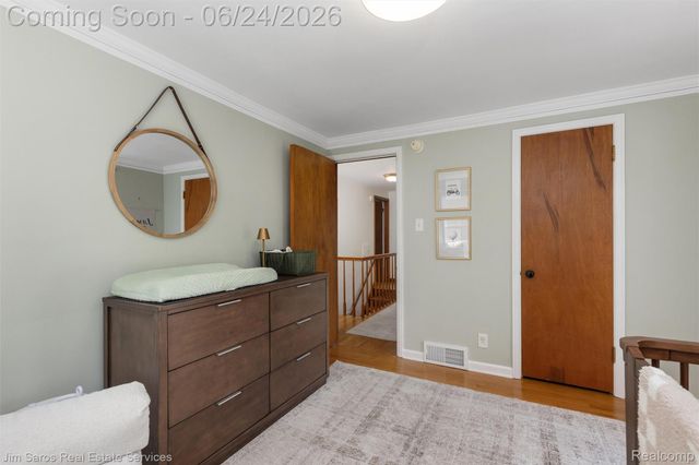 461 Allard Road, Grosse Pointe Farms, MI 48236