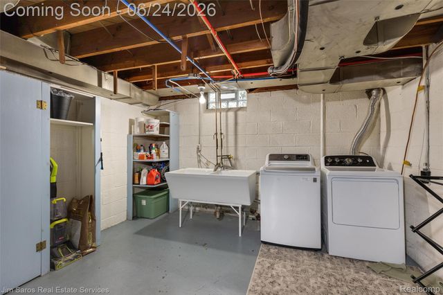 461 Allard Road, Grosse Pointe Farms, MI 48236