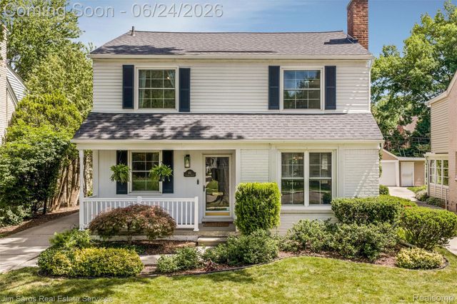 461 Allard Road, Grosse Pointe Farms, MI 48236