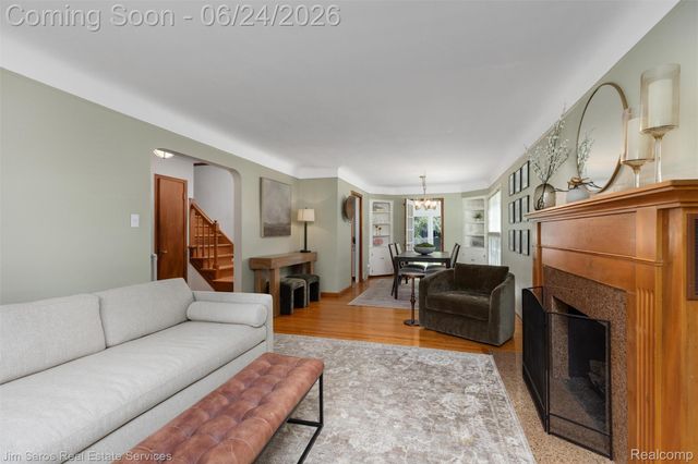 461 Allard Road, Grosse Pointe Farms, MI 48236