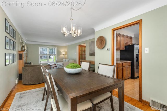 461 Allard Road, Grosse Pointe Farms, MI 48236