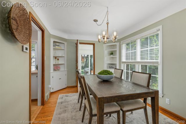 461 Allard Road, Grosse Pointe Farms, MI 48236