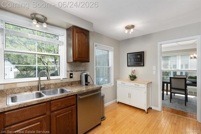 461 Allard Road, Grosse Pointe Farms, MI 48236