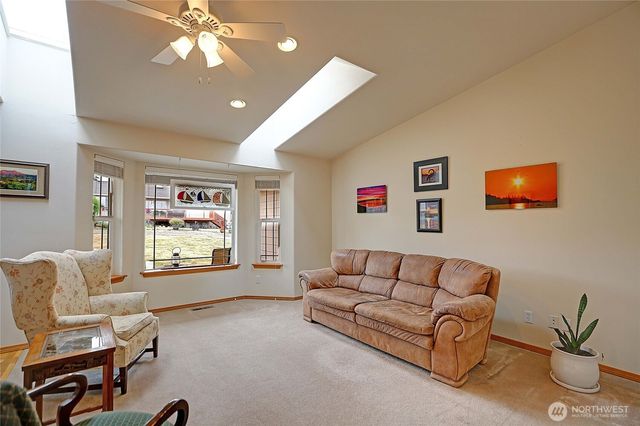 510 Sunnycrest Lane, Camano Island, WA 98282