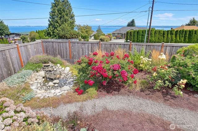 510 Sunnycrest Lane, Camano Island, WA 98282