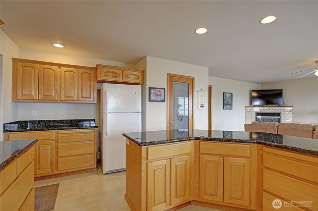 510 Sunnycrest Lane, Camano Island, WA 98282