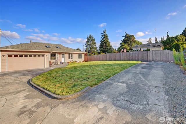 510 Sunnycrest Lane, Camano Island, WA 98282