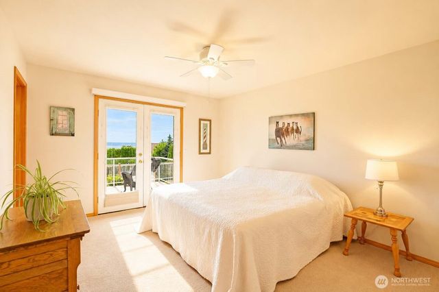 510 Sunnycrest Lane, Camano Island, WA 98282