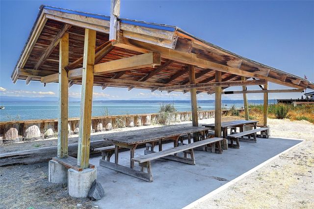 510 Sunnycrest Lane, Camano Island, WA 98282