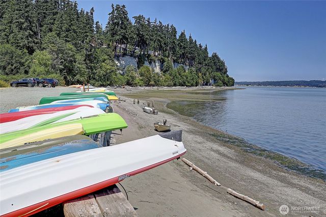 510 Sunnycrest Lane, Camano Island, WA 98282