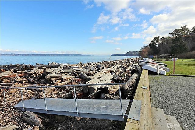 510 Sunnycrest Lane, Camano Island, WA 98282