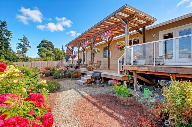 510 Sunnycrest Lane, Camano Island, WA 98282