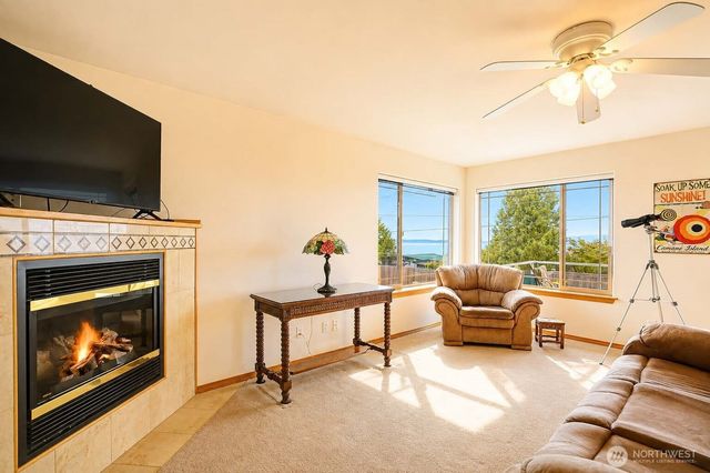 510 Sunnycrest Lane, Camano Island, WA 98282
