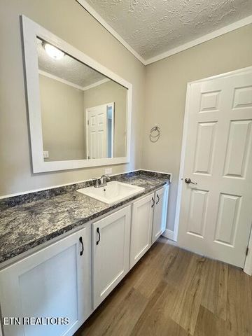 120 Underwood Rd, Sweetwater, TN 37874