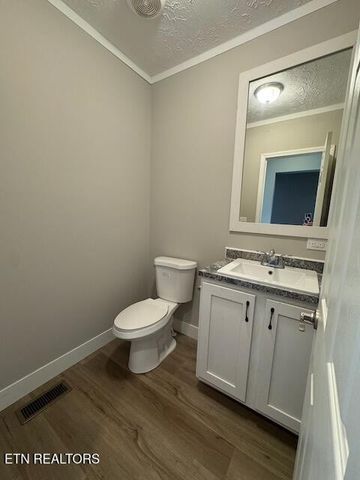 120 Underwood Rd, Sweetwater, TN 37874