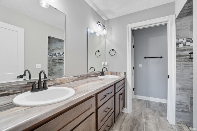 1701 Birch Run, Auburn, IN 46706