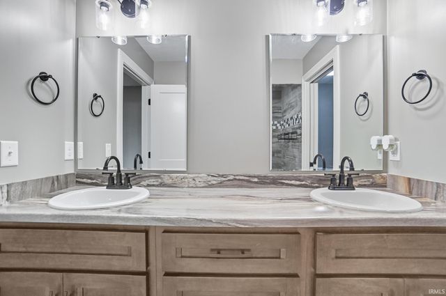 1701 Birch Run, Auburn, IN 46706