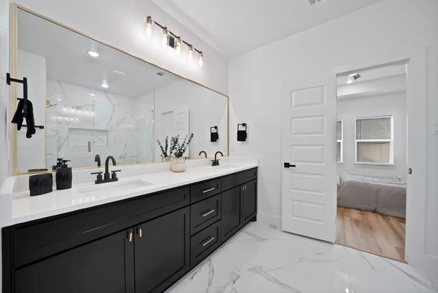 4832 Fitzhugh Avenue, Fort Worth, TX 76105