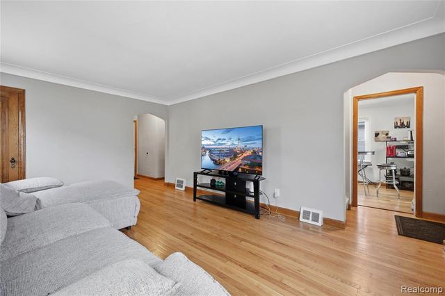 20228 Washtenaw Street, Harper Woods, MI 48225
