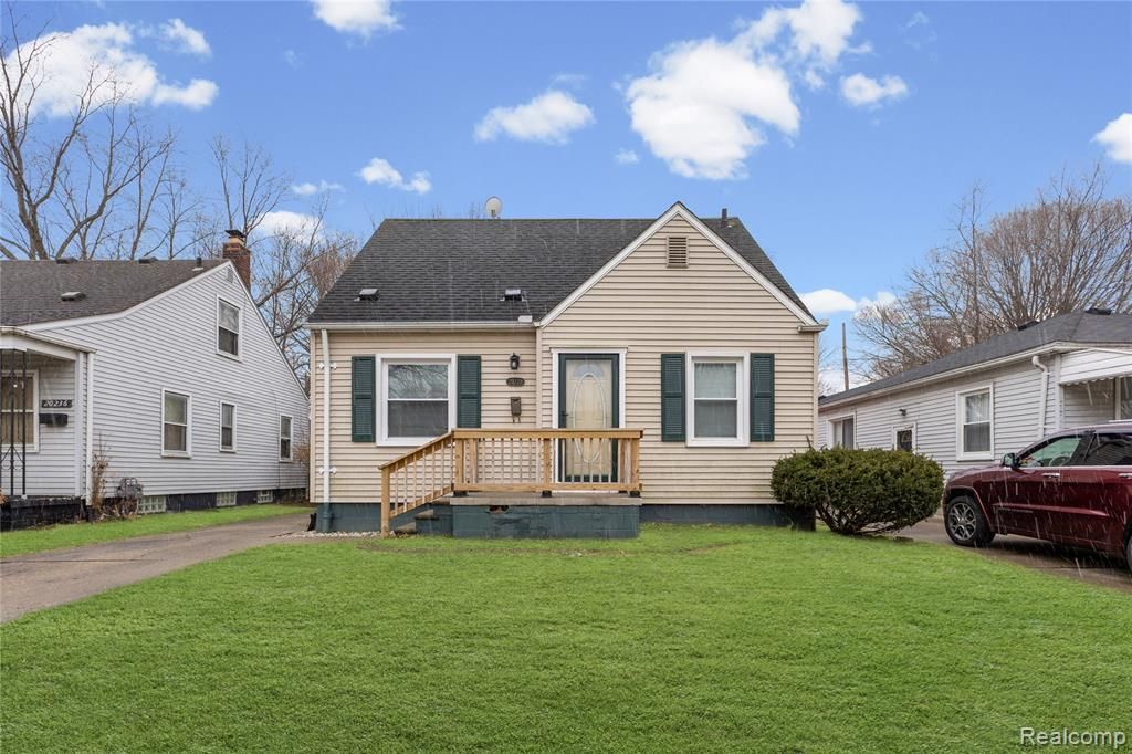 20228 Washtenaw Street, Harper Woods, MI 48225