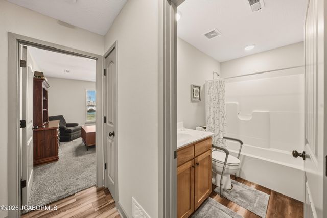 115 SHELTON DRIVE, Holts Summit, MO 65043