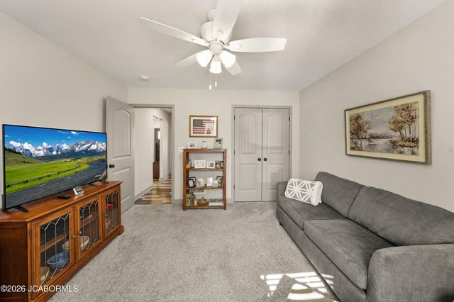 115 SHELTON DRIVE, Holts Summit, MO 65043