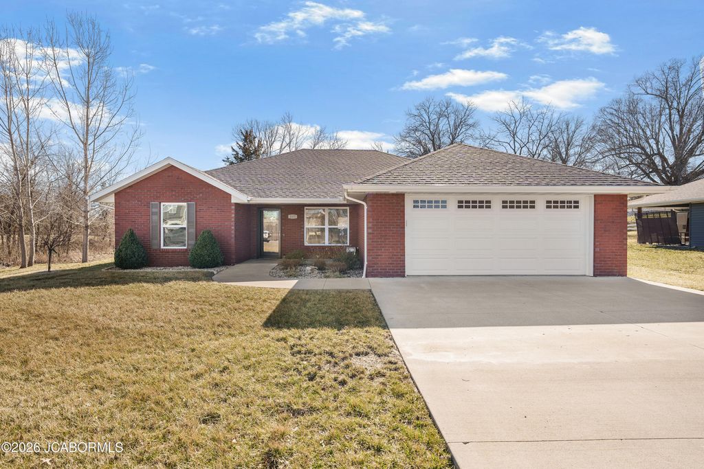 115 SHELTON DRIVE, Holts Summit, MO 65043