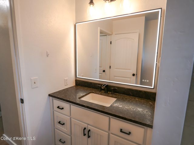 9684 N Melrose ST, Hayden, ID 83835