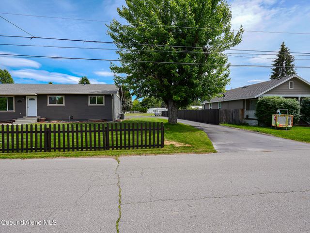 9684 N Melrose ST, Hayden, ID 83835