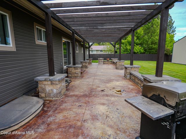 9684 N Melrose ST, Hayden, ID 83835