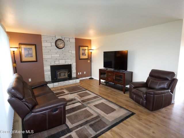 9684 N Melrose ST, Hayden, ID 83835